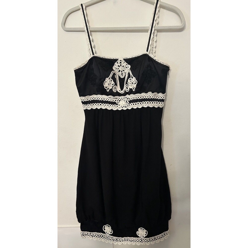 Sue Wong 100% Silk Black Short dress Y2k Empire Waist Embroidery Crochet Size 2